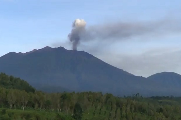 Gemuruh dari Perut Gunung...