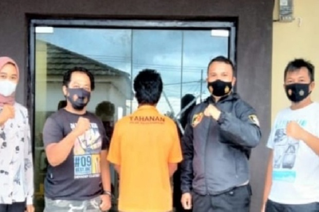 Kakek Setengah Baya...