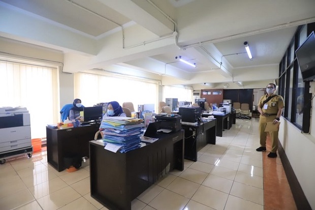 Satgas COVID-19 Surabaya...