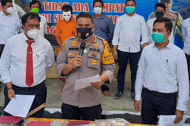 Proyek Ditolak, Penyanyi...