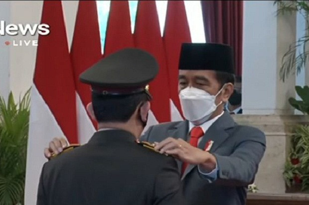 Dilantik Jokowi di Istana,...