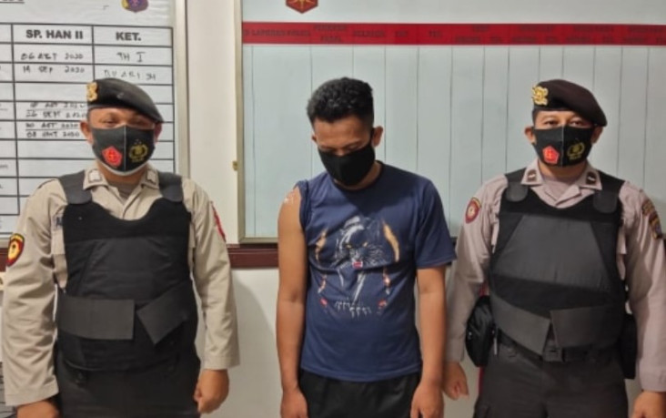 Suami Kerja di Luar...