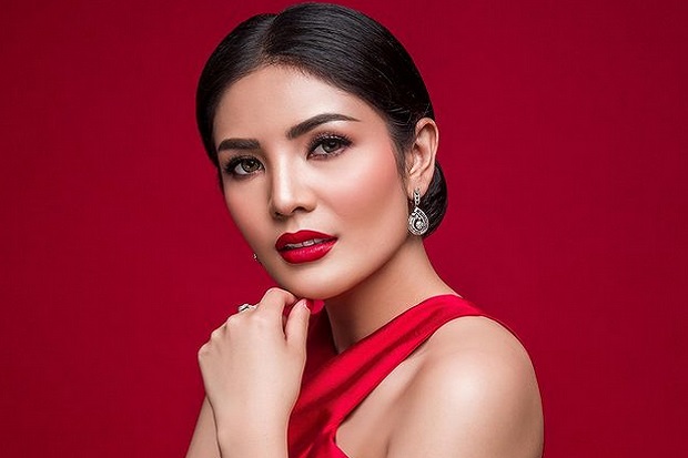 Hari Ini, Nindy Ayunda...