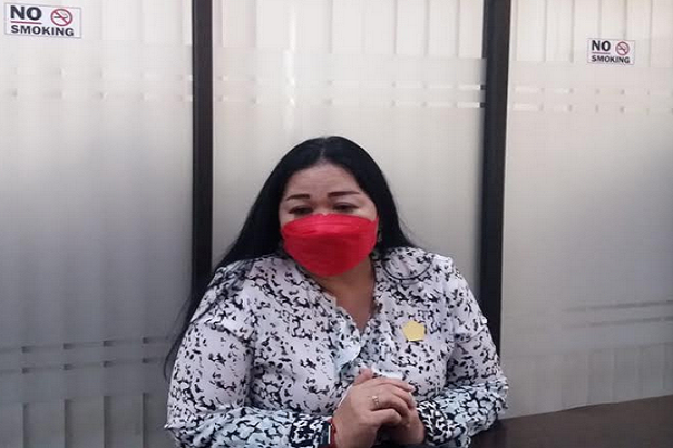 Soal Istri Bergelantungan...