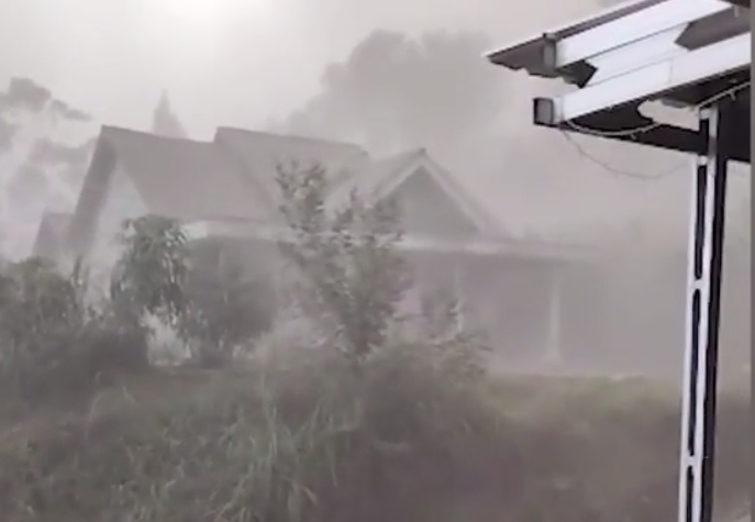 Merapi Erupsi Besar,...