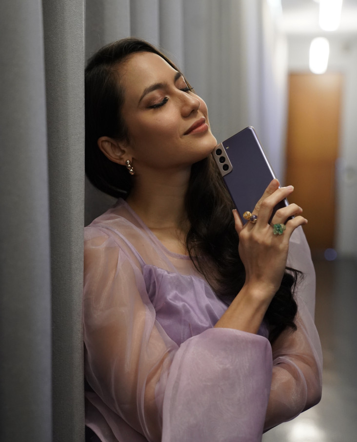 Gandeng Pevita Pearce,...