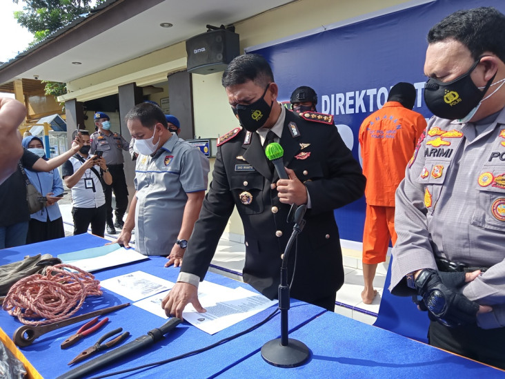 Bajak Kapal Negara Liberia...