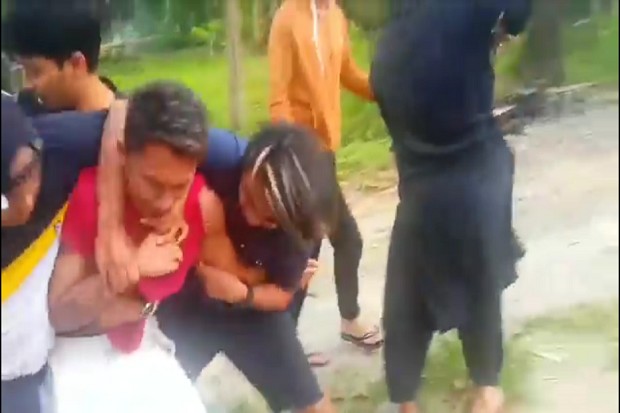Ancam Sebar Video Saat...