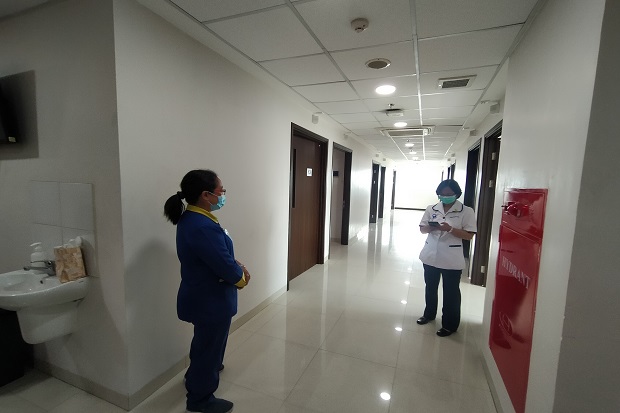 Pasien COVID-19 Membeludak,...
