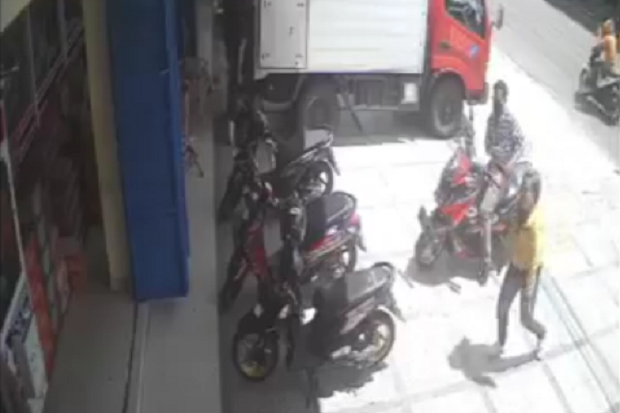 Tasikmalaya Gempar,...