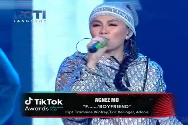 Agnez Mo Kenalkan Lagu...