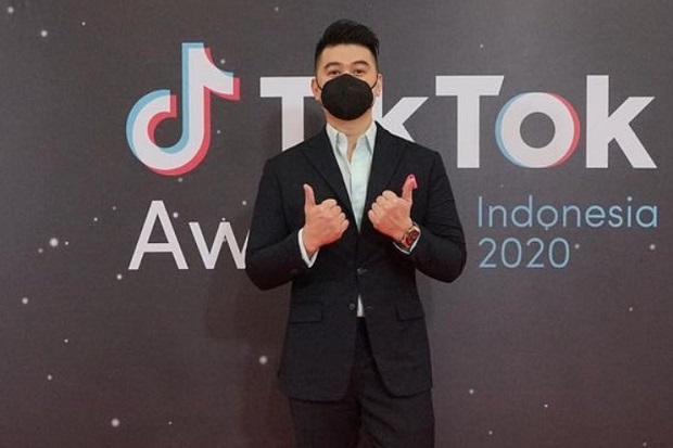 Chef Arnold Raih Celebrity...