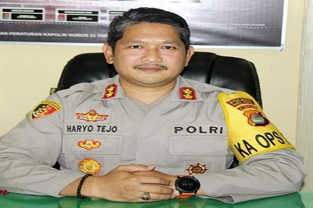 Penyidik Polres Bima...