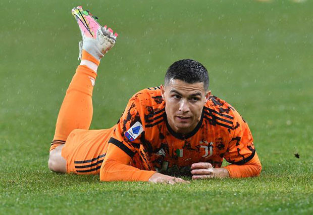 Ronaldo Mandul Tiga...