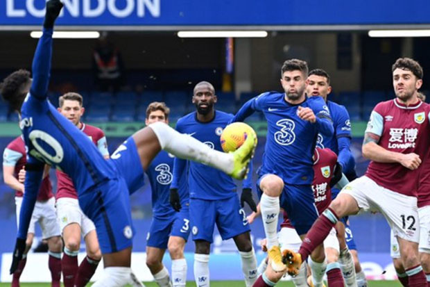 Chelsea Bungkam Burnley,...