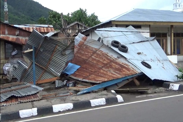 Puting Beliung Hancurkan...