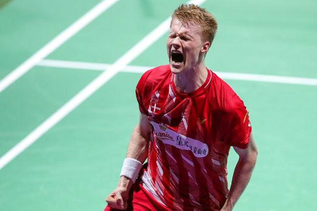Tekuk Axelsen, Antonsen...