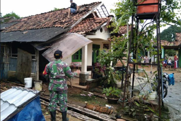 Dua Desa di Karawang...