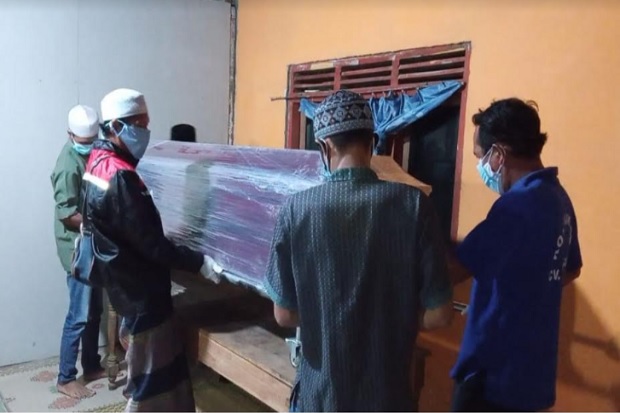 Menunggu Hampir Sebulan...
