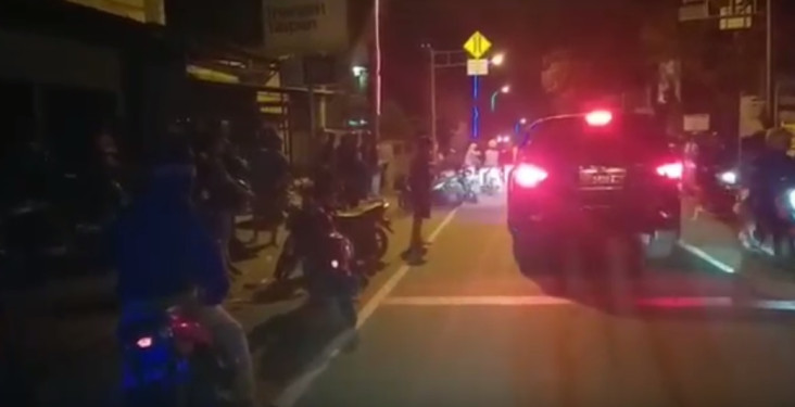 Manfaatkan Situasi Gempa,...