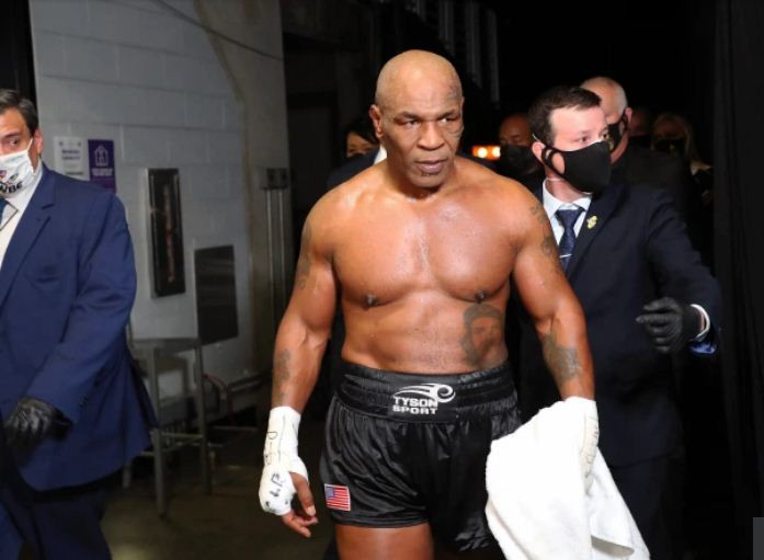 Mike Tyson Tahu Diri...
