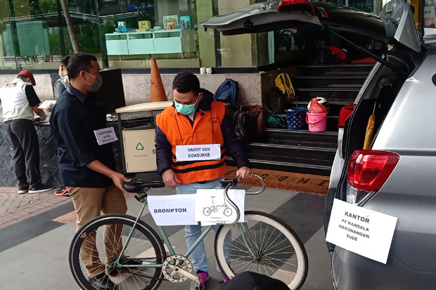 Desak Tersangkakan Ihsan...