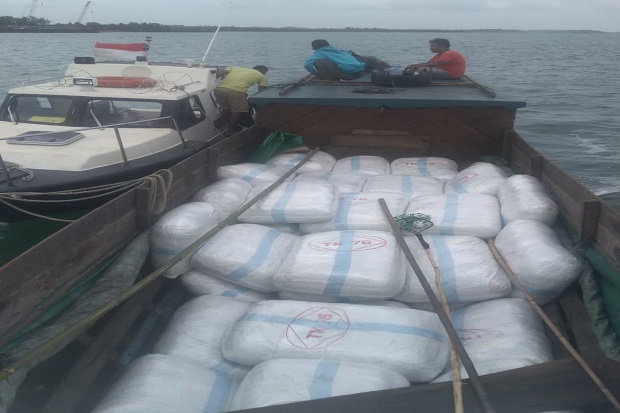 Bawa 50 Karung Pakaian...