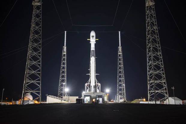 SpaceX Umumkan Penerbangan...
