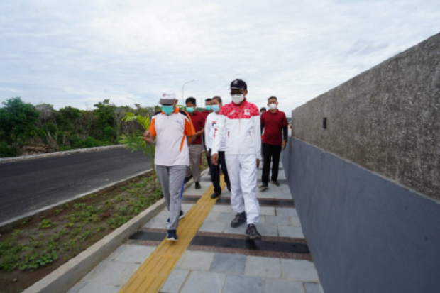Gubernur Tinjau Pembangunan...
