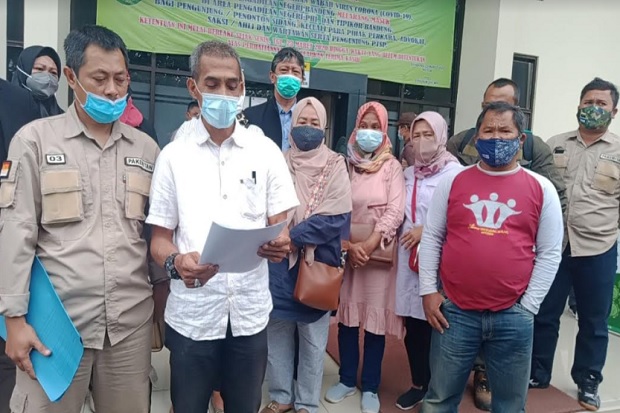 Warga Bandung Tuntut...