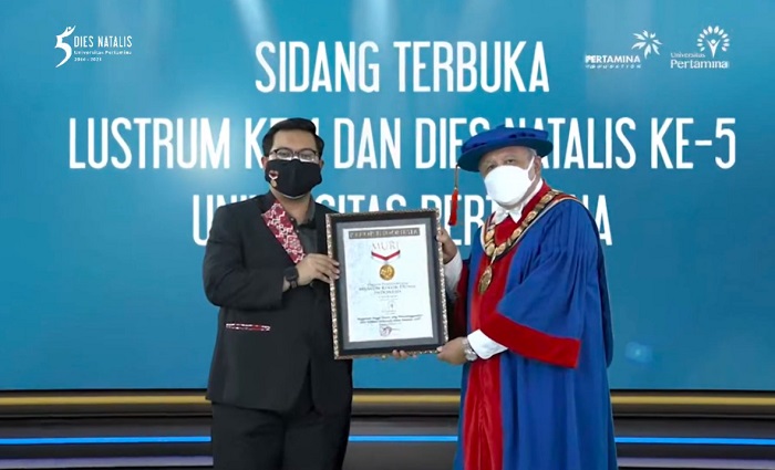Gelar Webinar Terbanyak...