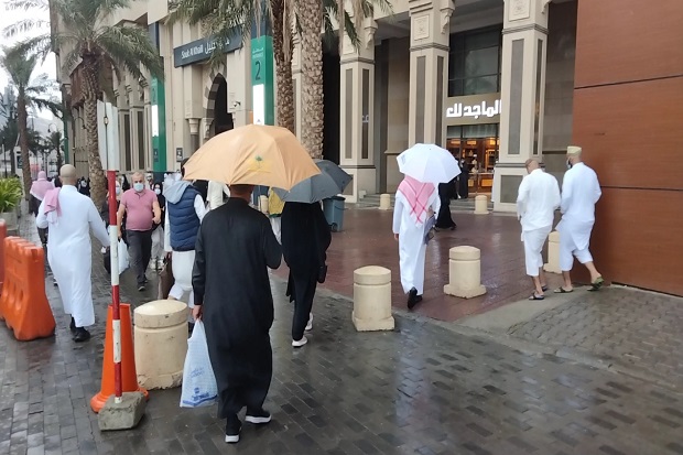 Makkah Dingin Diguyur...