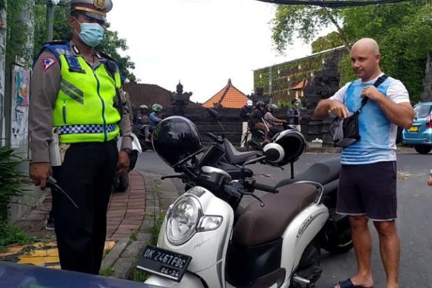 Pelanggar Protokol Kesehatan...