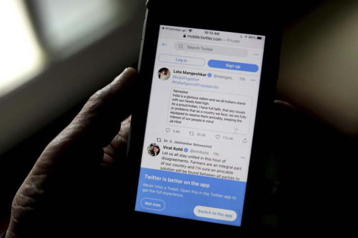 Facebook Diblokir, Ribuan...