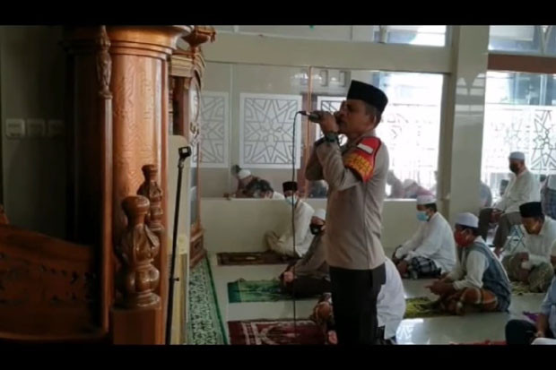 Mendengar Merdu Kumandang...