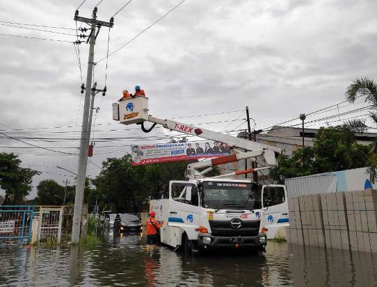 Banjir Semarang, PLN...