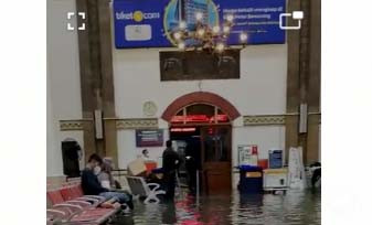 Banjir Kepung Semarang,...