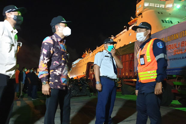 Dharma Laut Utama Salurkan...