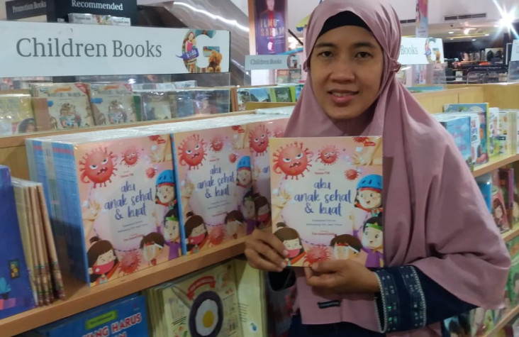 Lewat Kumpulan Cerita...