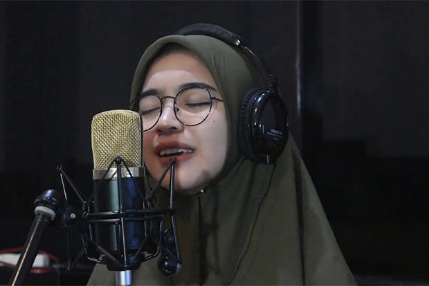 Bikin Hati Adem, Sharla...