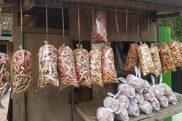 Renyahnya Cemilan Kerupuk...