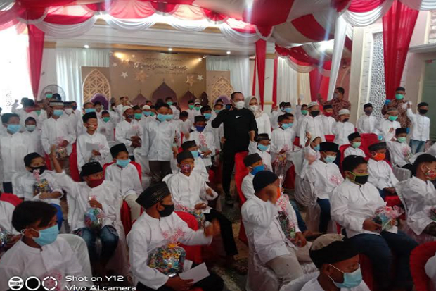 Peringati HUT Partai...