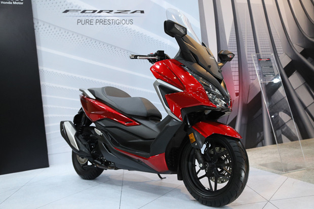 AHM Segarkan Honda Forza...