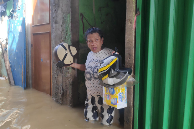 Terendam Banjir Lebih...