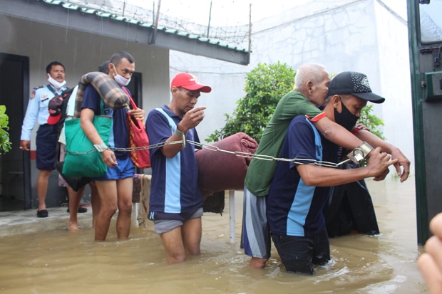 Dramatis, Dalam Kondisi...