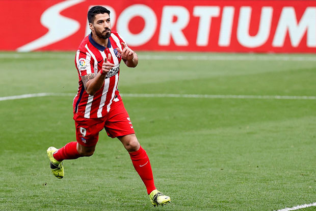 Luis Suarez Patahkan...