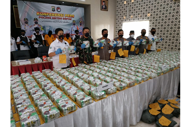 Keren, Polres Depok...