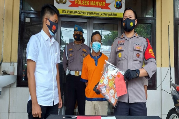 Celana Istri Muda Robek...