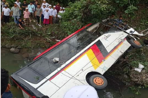 Korban Tewas Bus Masuk...