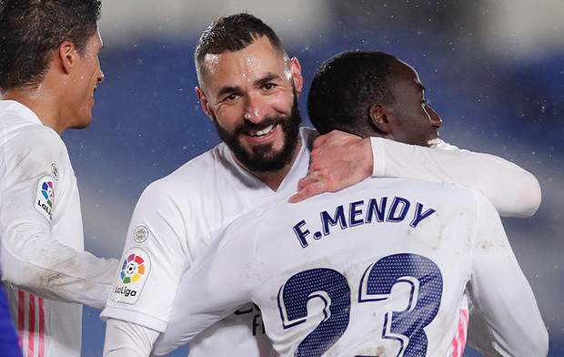 Karim Benzema Bawa Real...